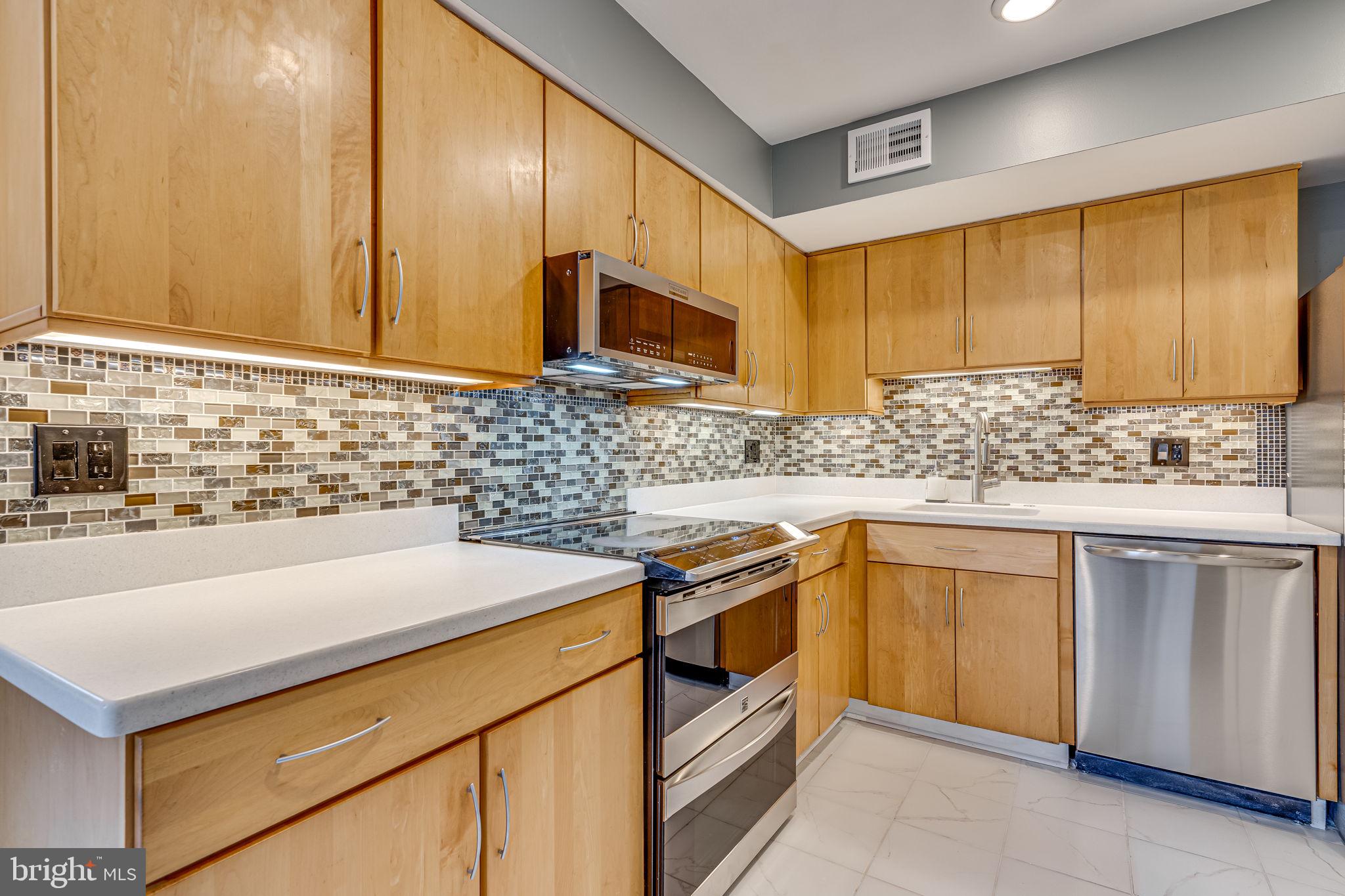 6752 Perry Penney Dr #116