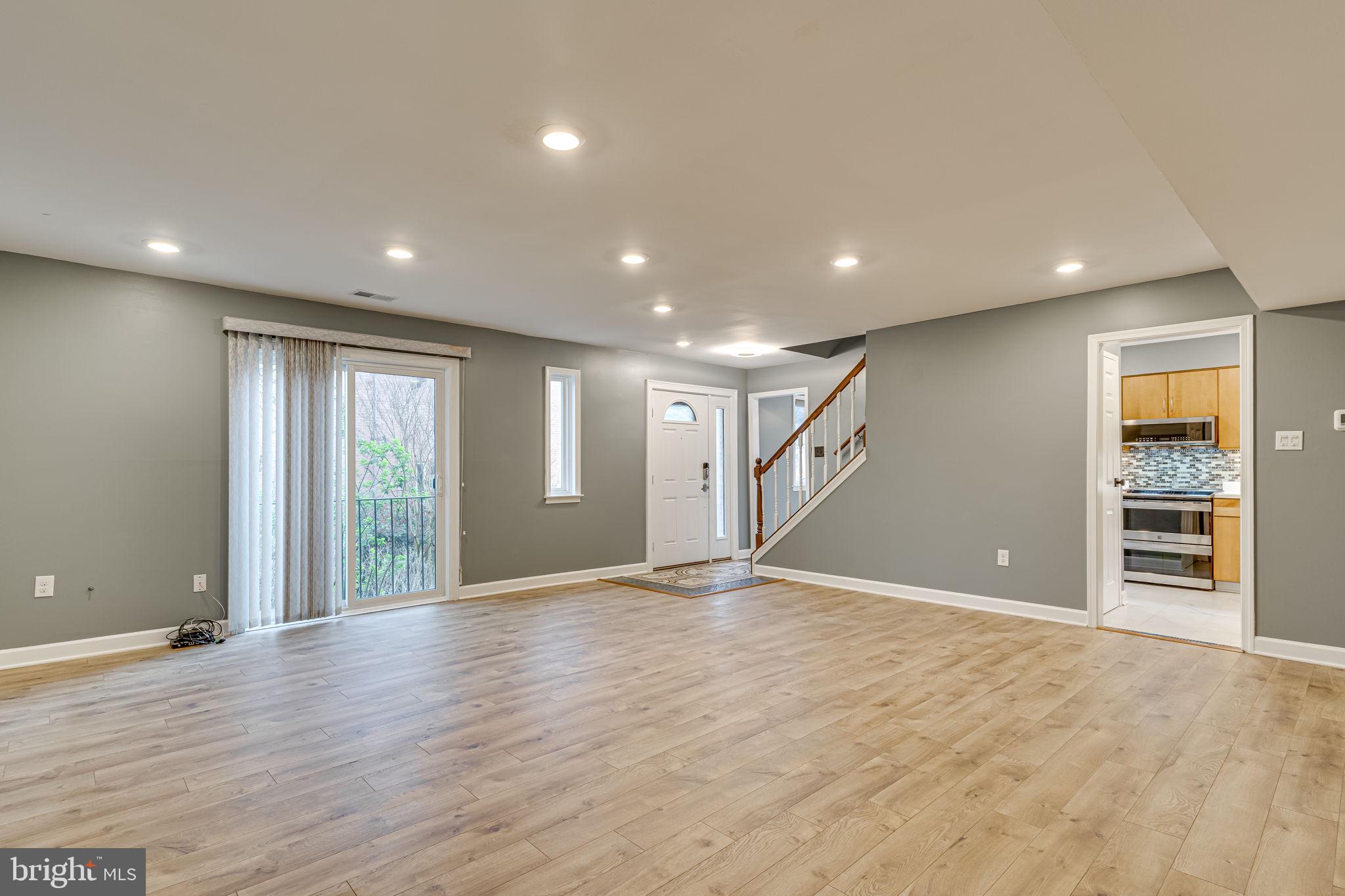 6752 Perry Penney Dr #116