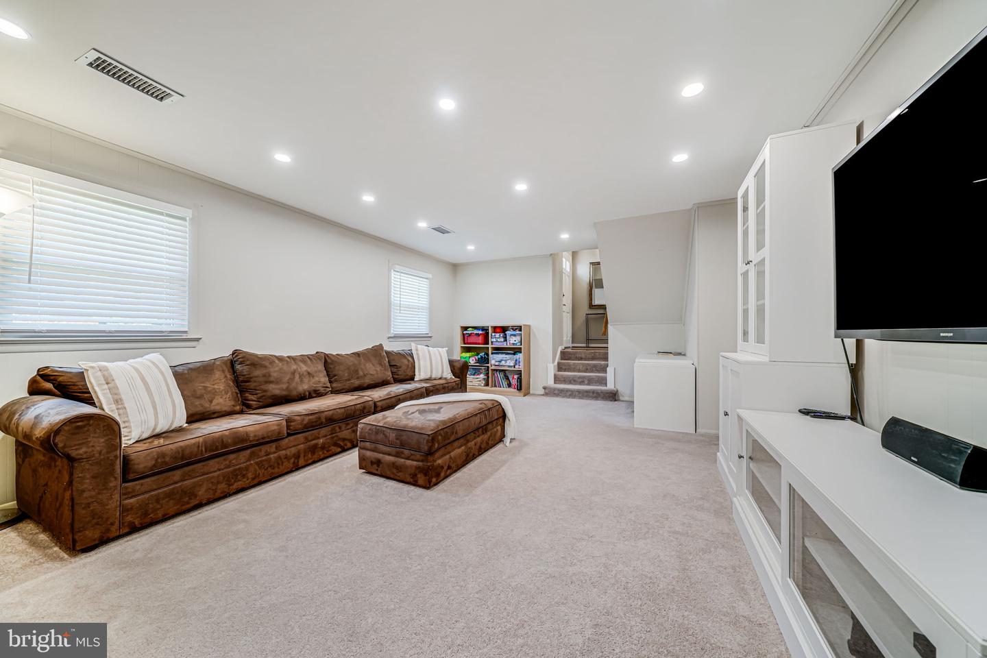 1834 Toyon Way
