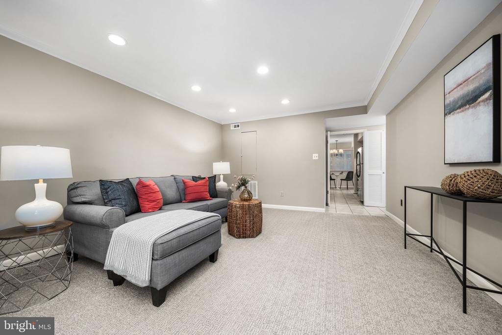 6433 RIVES COURT