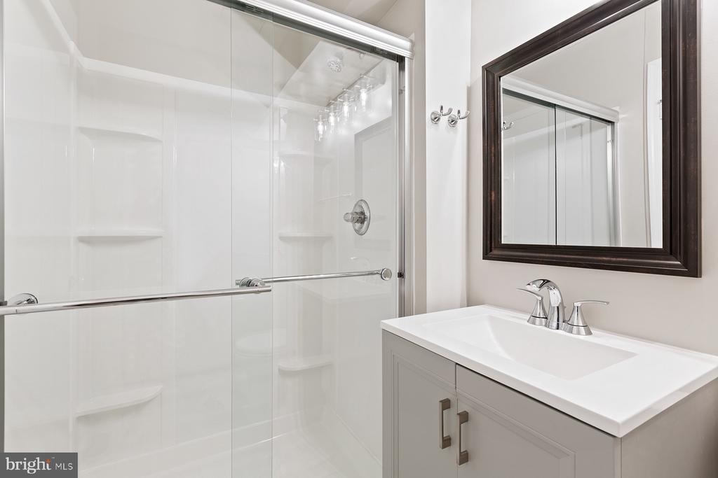 2384 BRANLEIGH PARK COURT