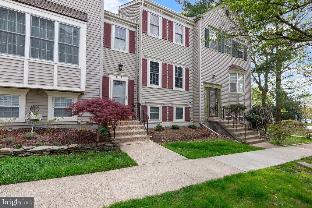 2384 BRANLEIGH PARK COURT