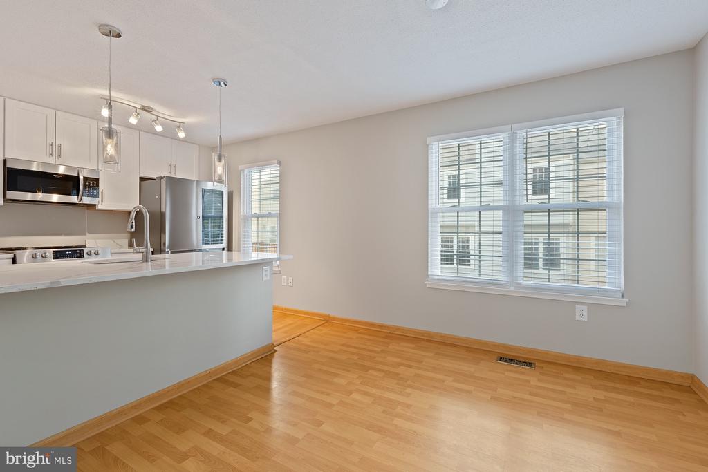 2384 BRANLEIGH PARK COURT