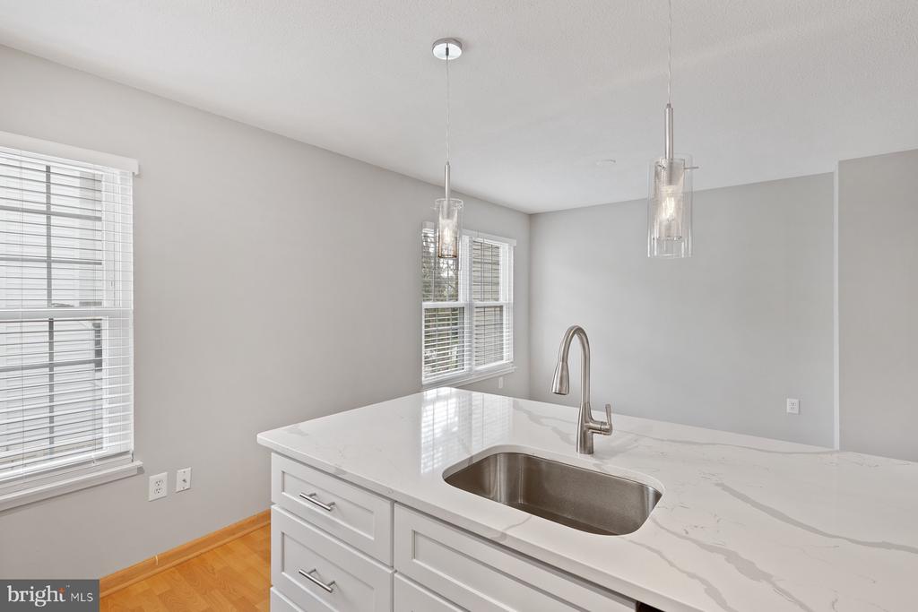 2384 BRANLEIGH PARK COURT