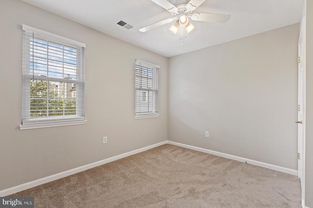 2384 BRANLEIGH PARK COURT