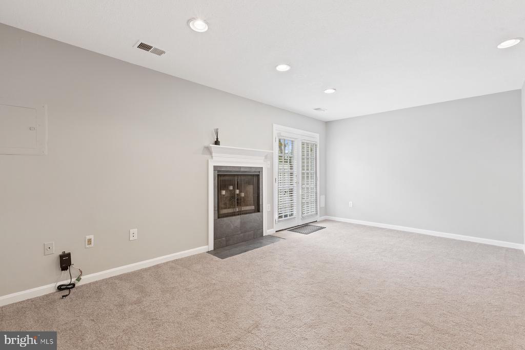 2384 BRANLEIGH PARK COURT
