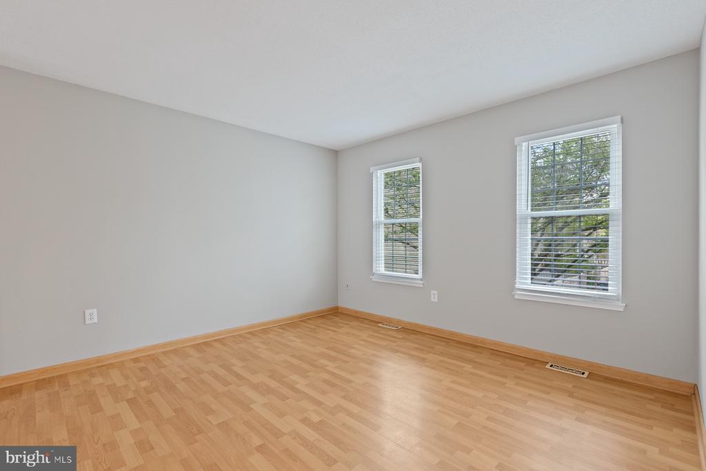 2384 BRANLEIGH PARK COURT