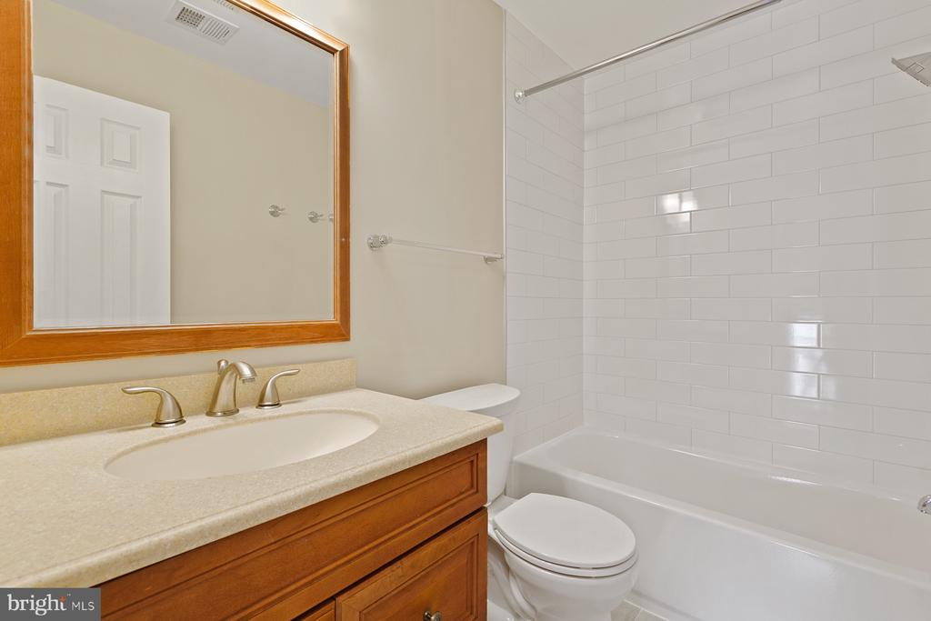 2384 BRANLEIGH PARK COURT