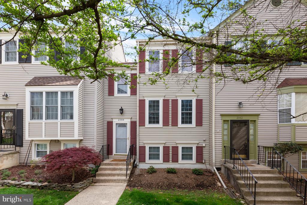 2384 BRANLEIGH PARK COURT