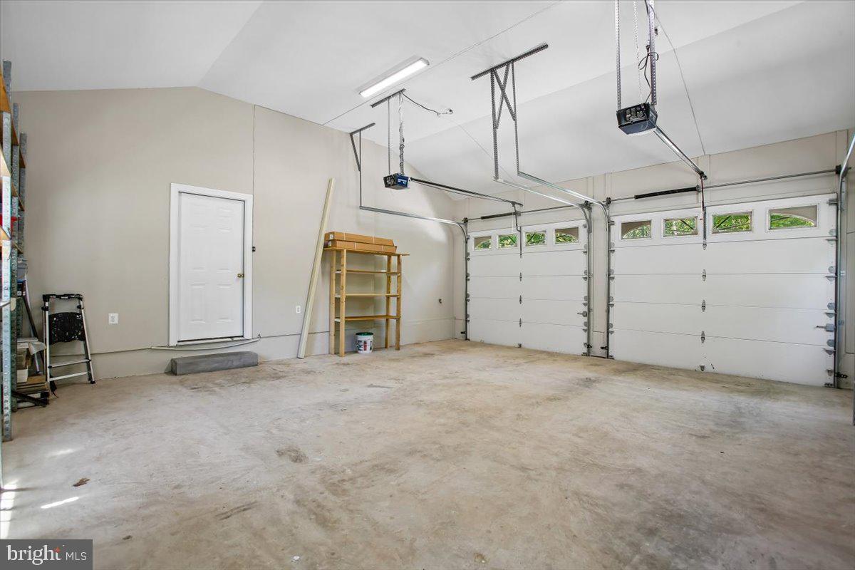4107 WOODLARK DRIVE