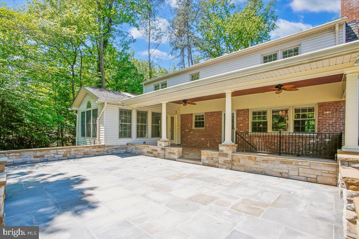 4107 WOODLARK DRIVE