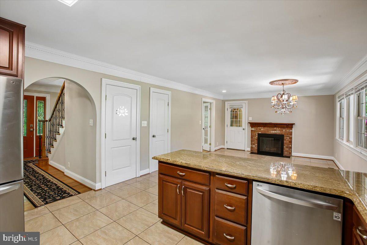 4107 WOODLARK DRIVE