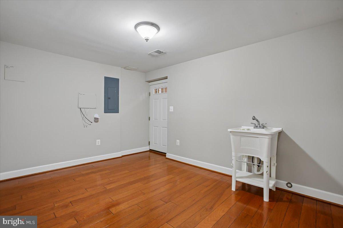4107 WOODLARK DRIVE