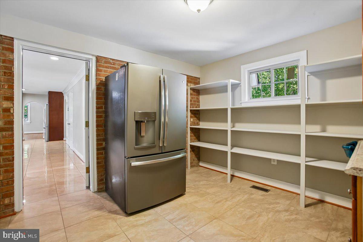 4107 WOODLARK DRIVE