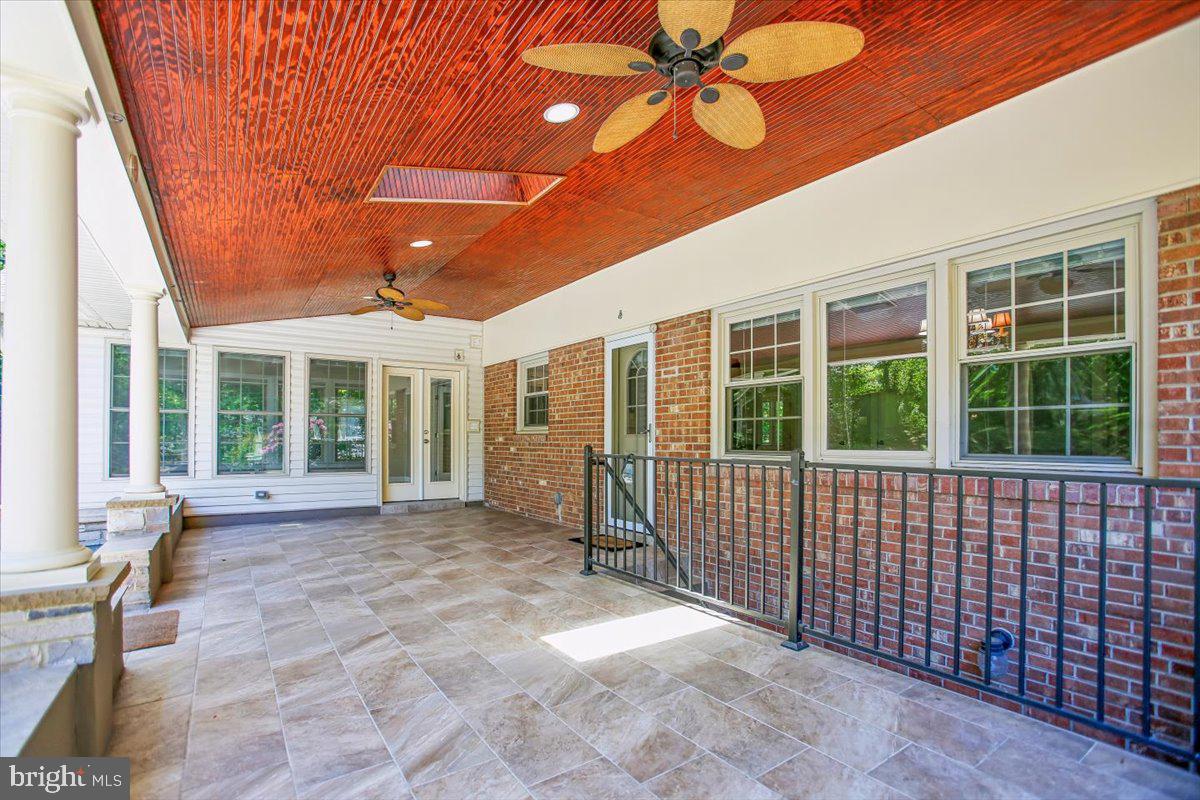4107 WOODLARK DRIVE