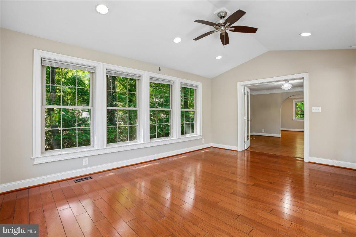 4107 WOODLARK DRIVE