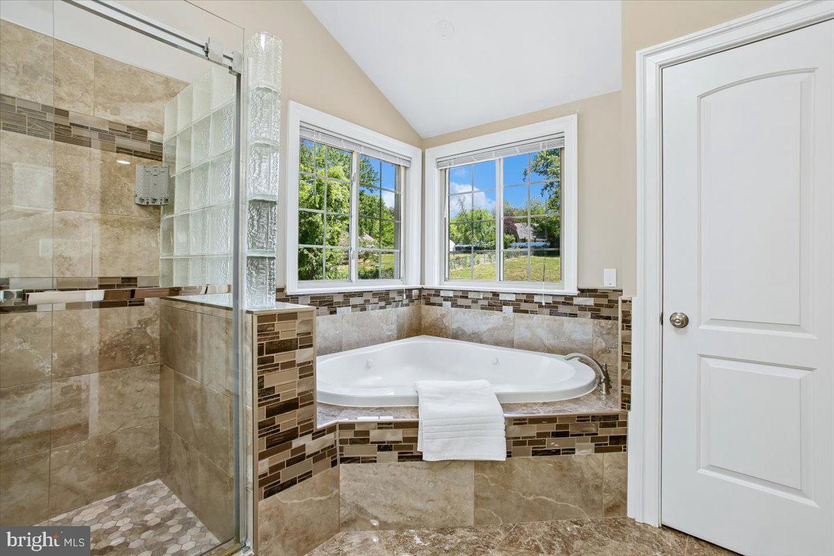 4107 WOODLARK DRIVE