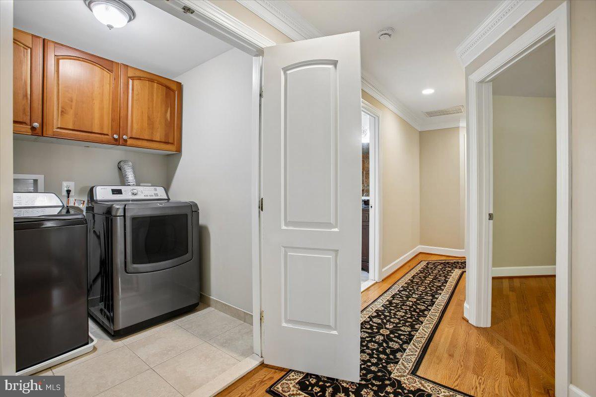 4107 WOODLARK DRIVE