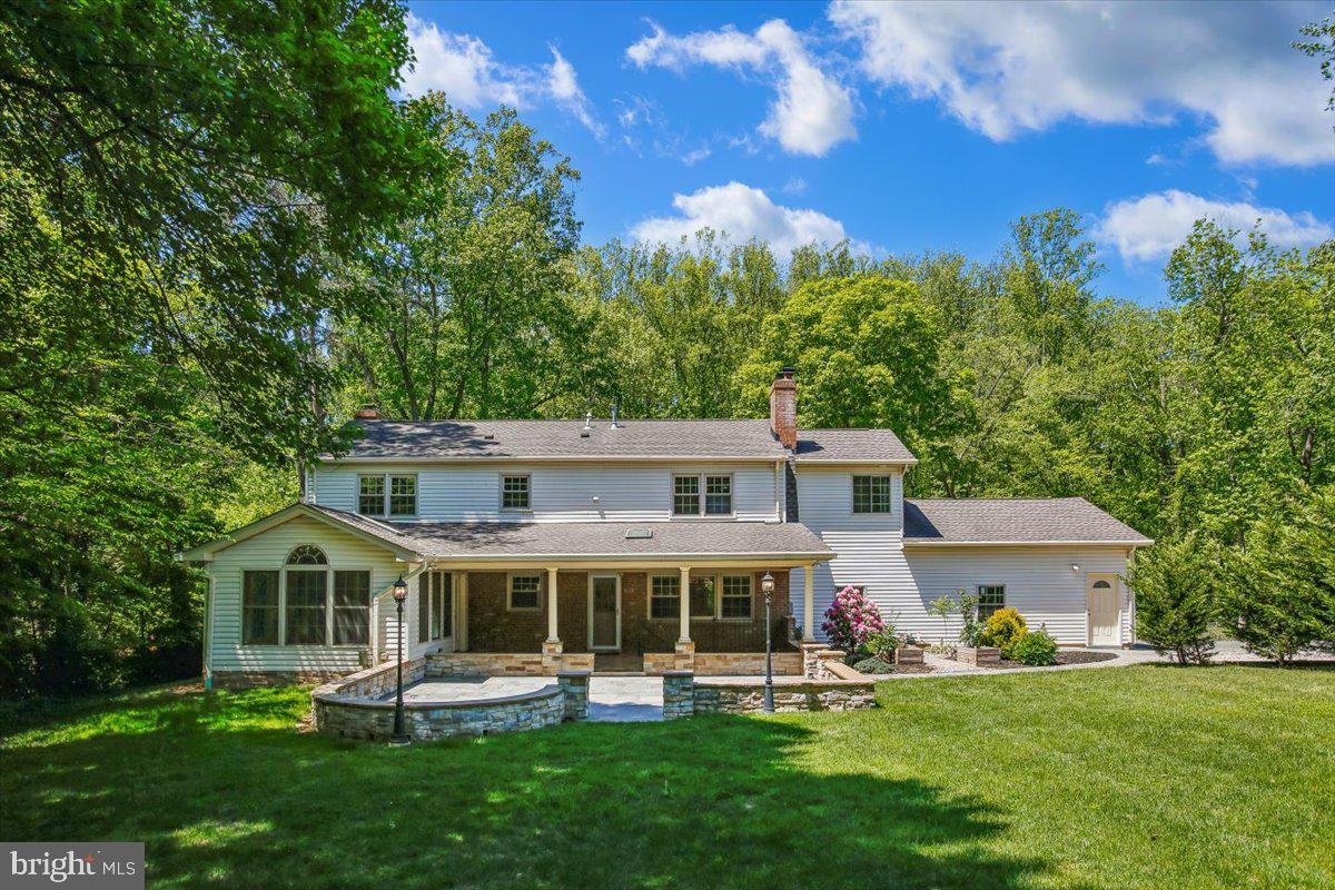 4107 WOODLARK DRIVE