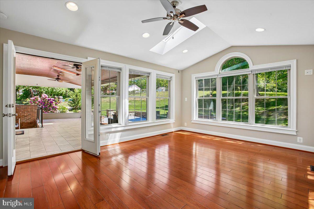 4107 WOODLARK DRIVE