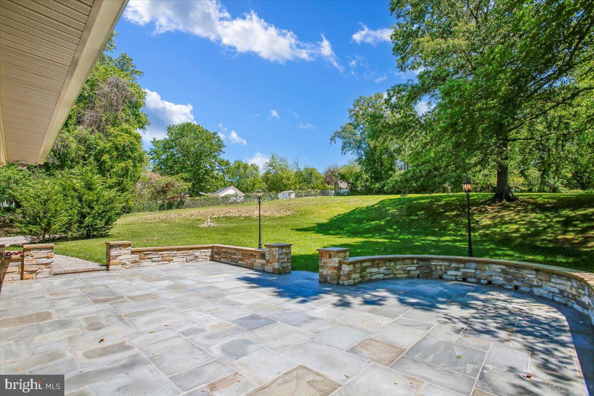 4107 WOODLARK DRIVE