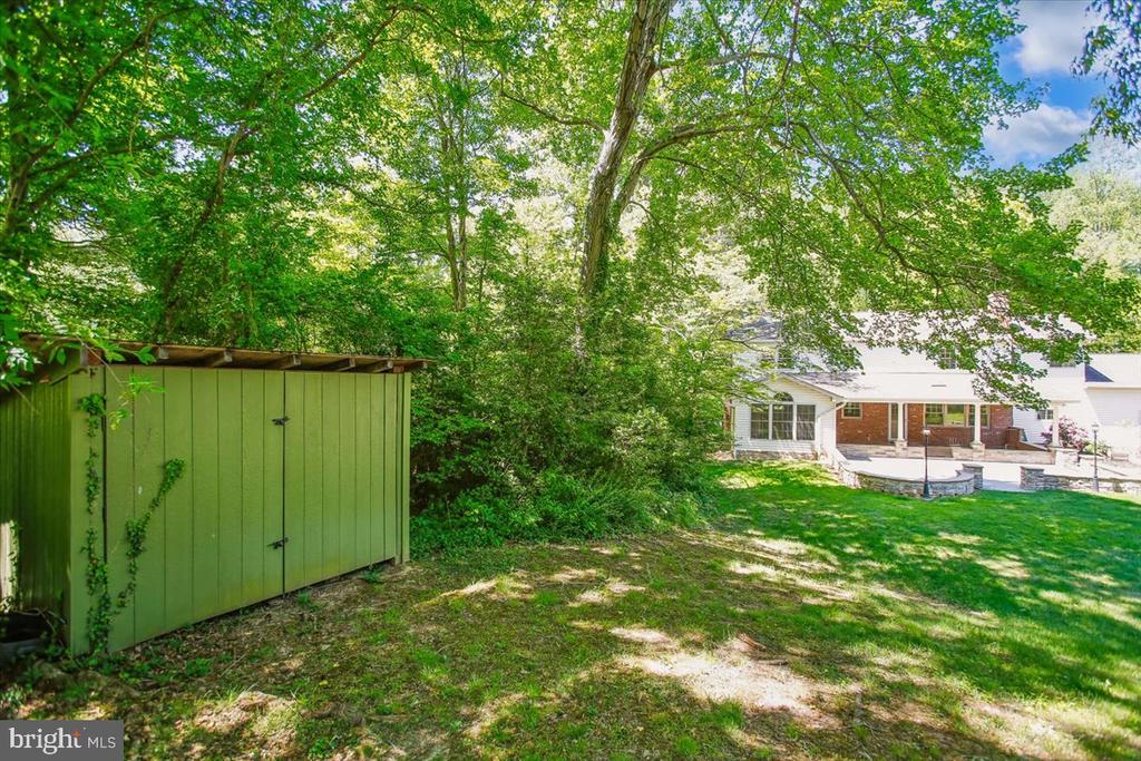 4107 WOODLARK DRIVE