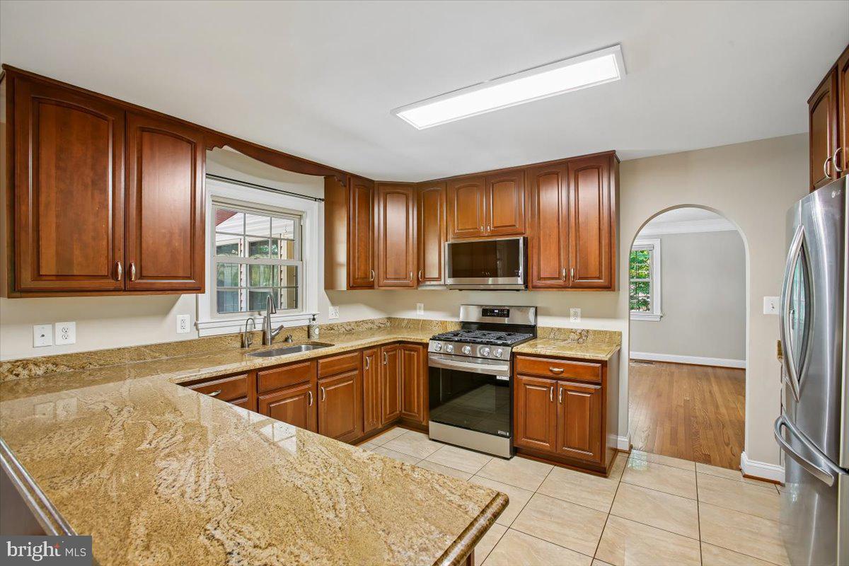 4107 WOODLARK DRIVE