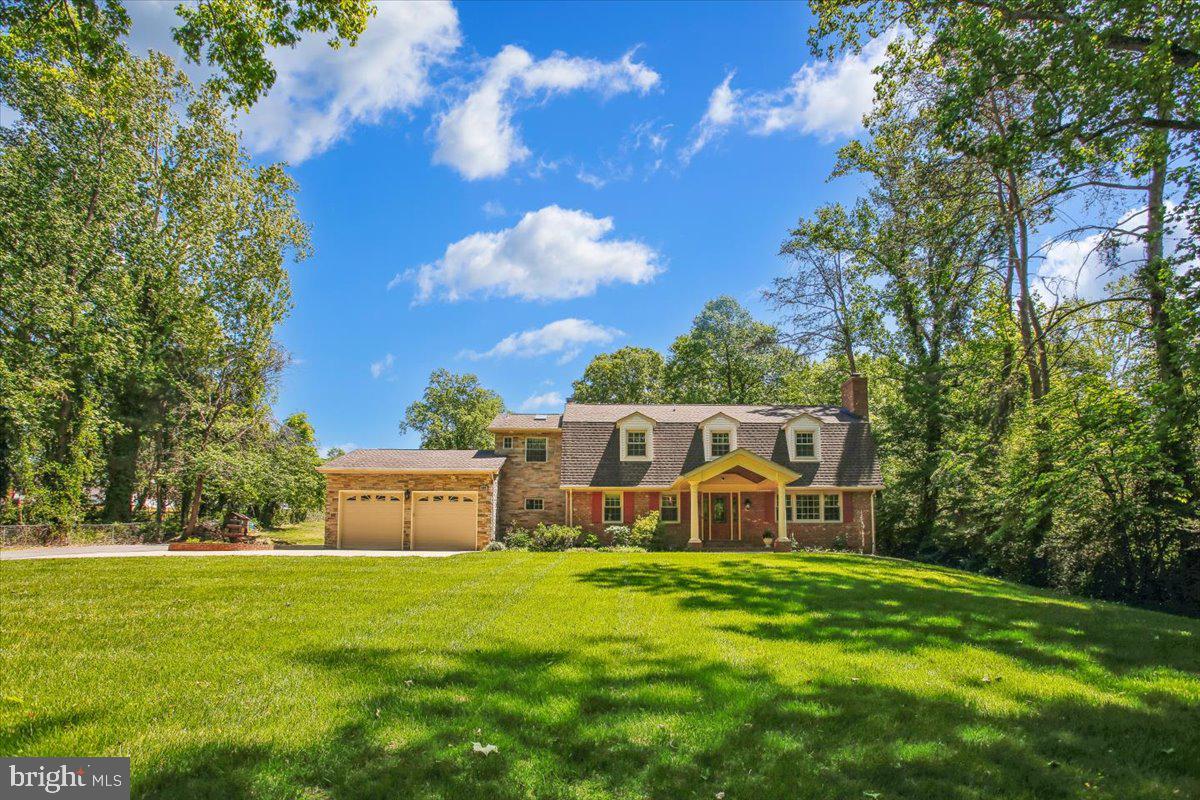 4107 WOODLARK DRIVE