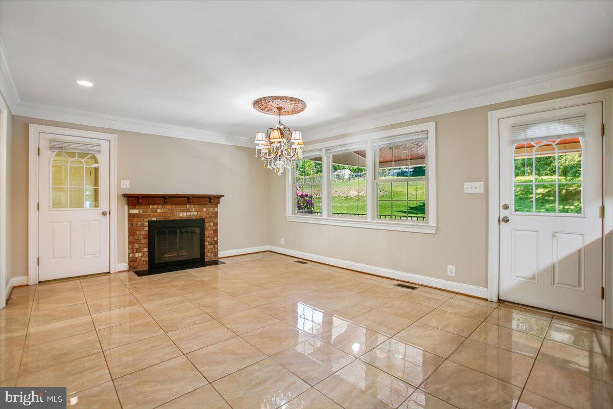 4107 WOODLARK DRIVE