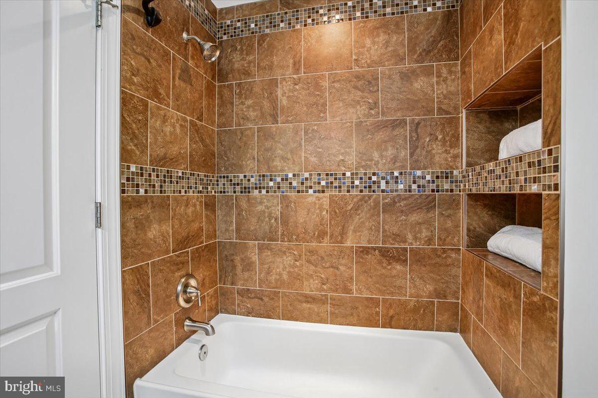4107 WOODLARK DRIVE