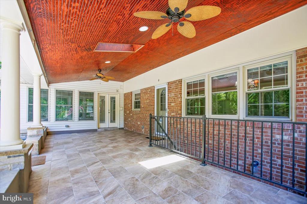 4107 WOODLARK DRIVE