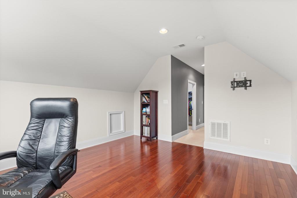 43154 MEADOW GROVE DRIVE