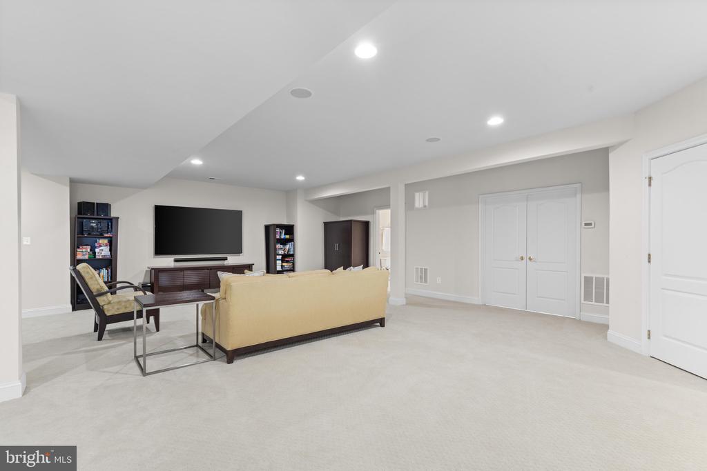 43154 MEADOW GROVE DRIVE