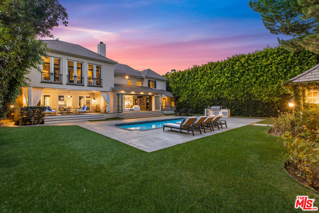 706 N Oakhurst Drive