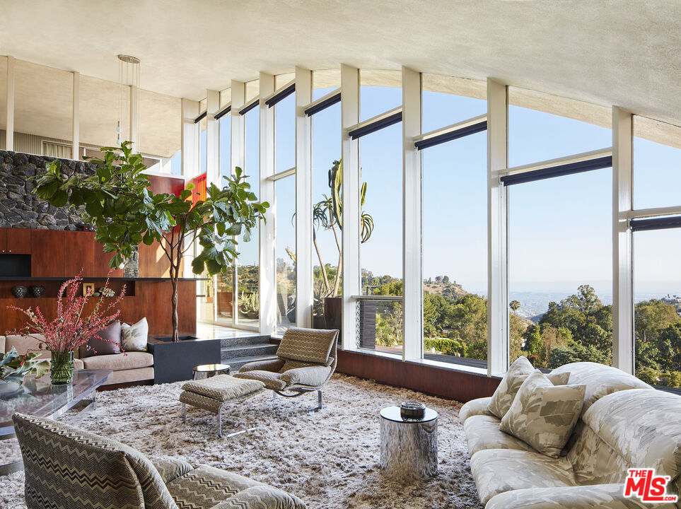 7436 Mulholland Dr
