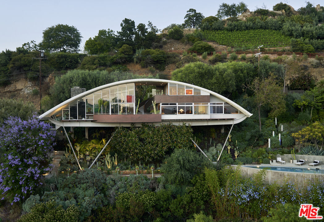 7436 Mulholland Dr