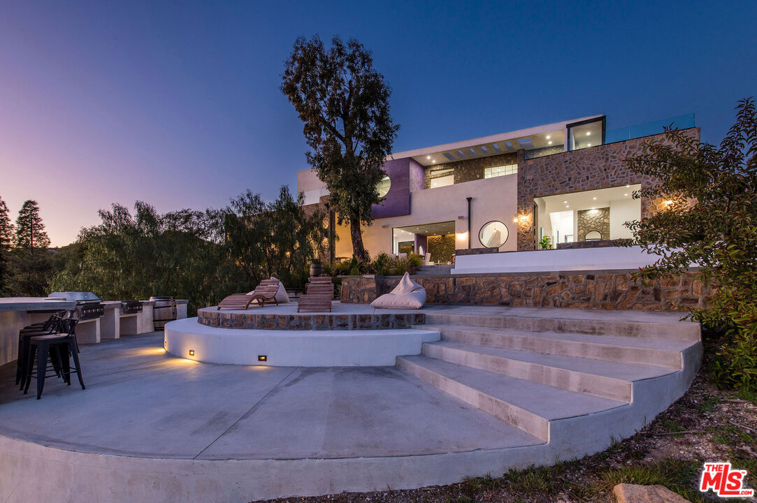 33340 Mulholland Hwy