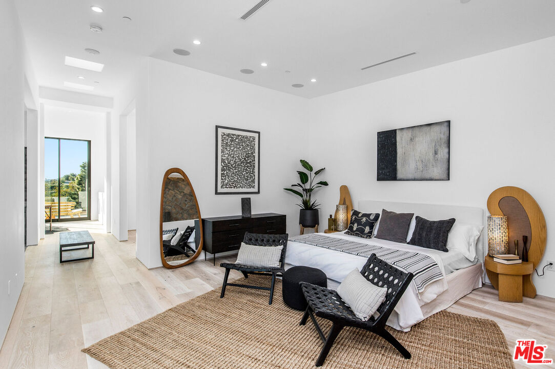 33340 Mulholland Hwy