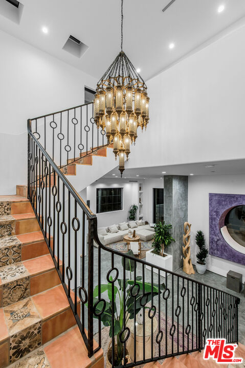 33340 Mulholland Hwy