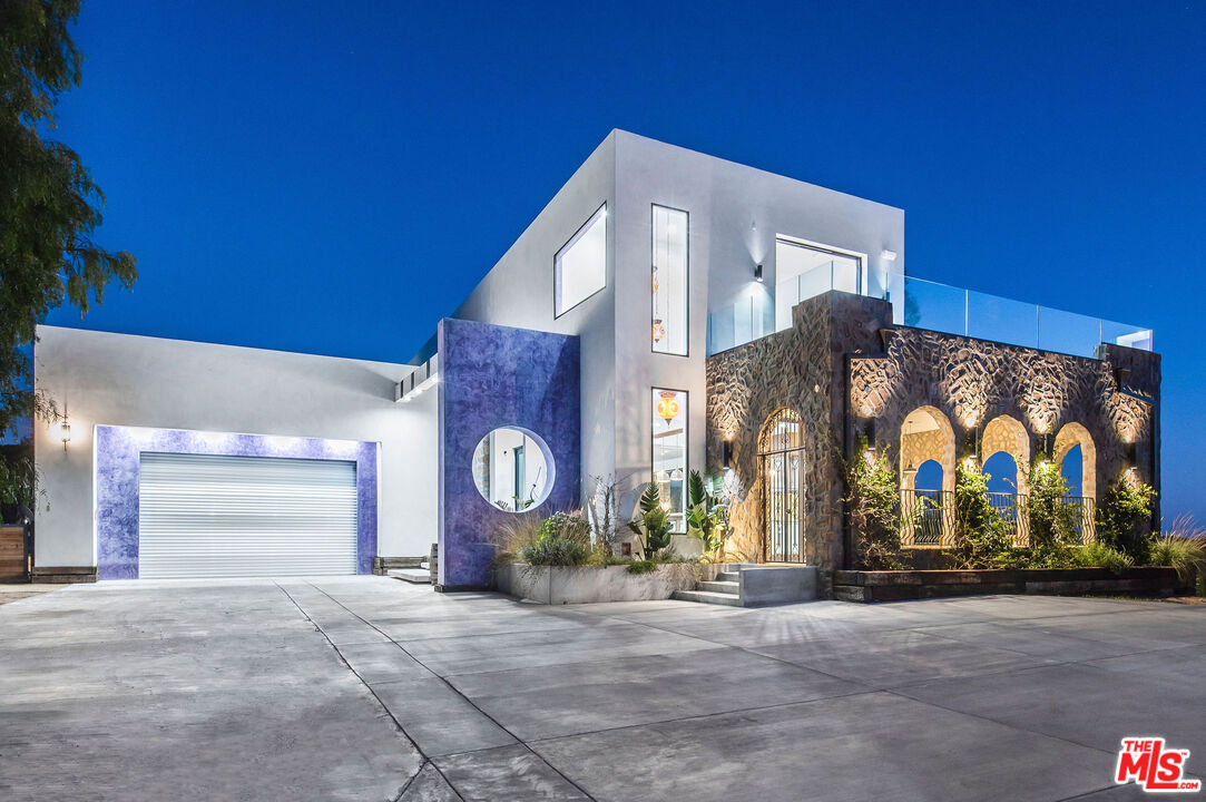 33340 Mulholland Hwy