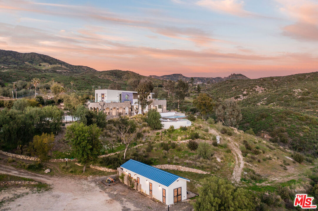 33340 Mulholland Hwy