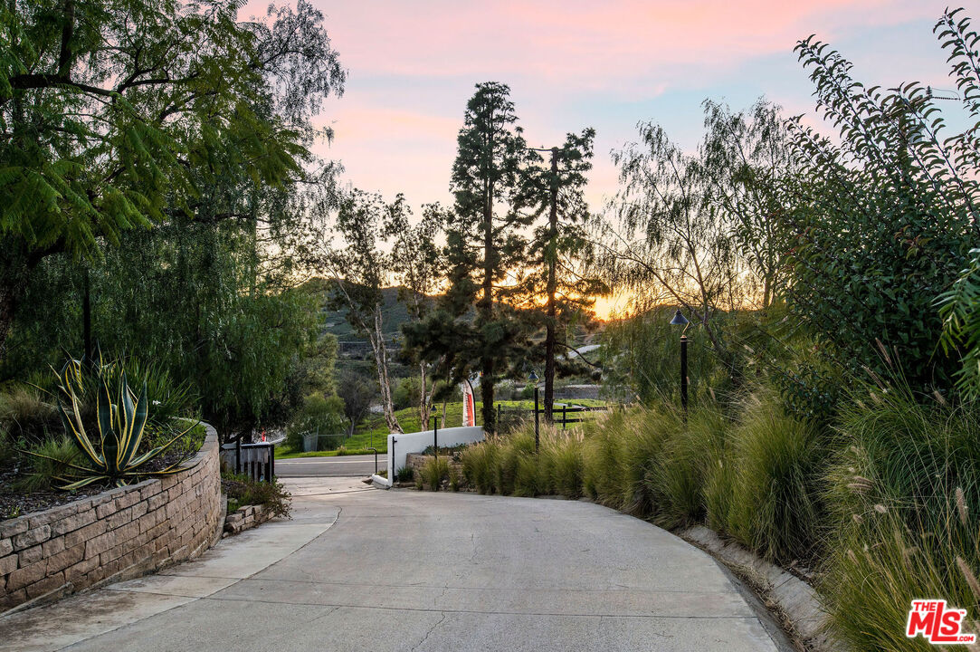 33340 Mulholland Hwy