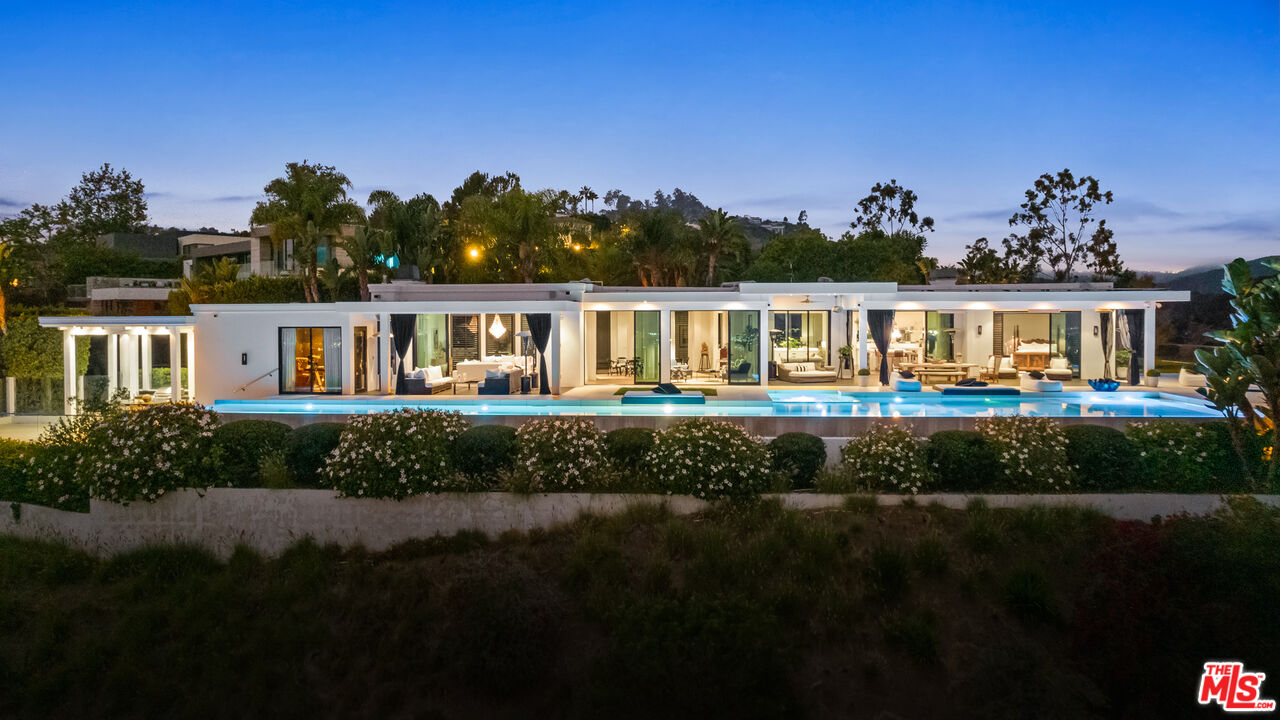 1240 Shadow Hill Way