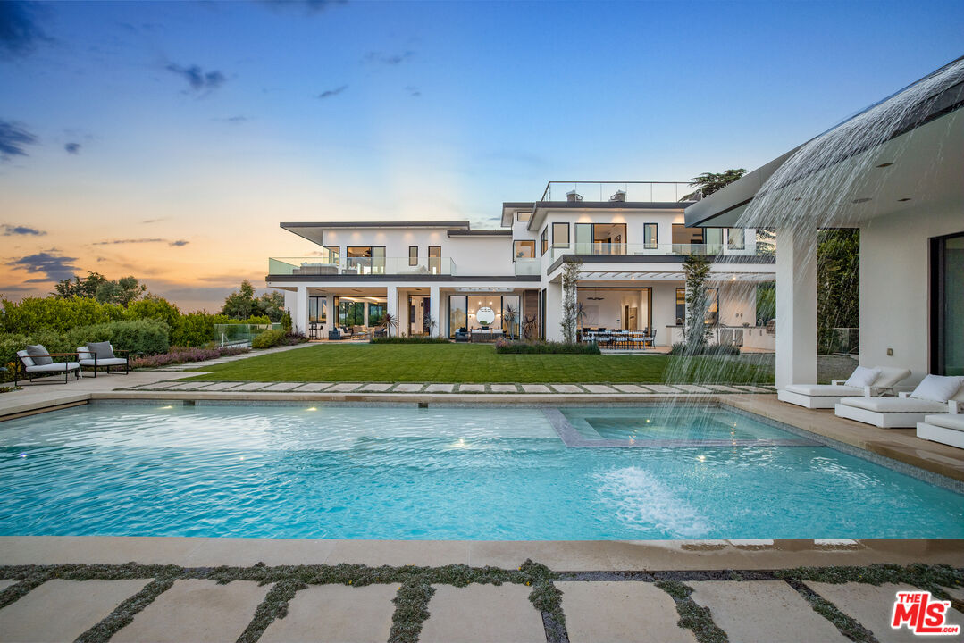 1130 Carolyn Way