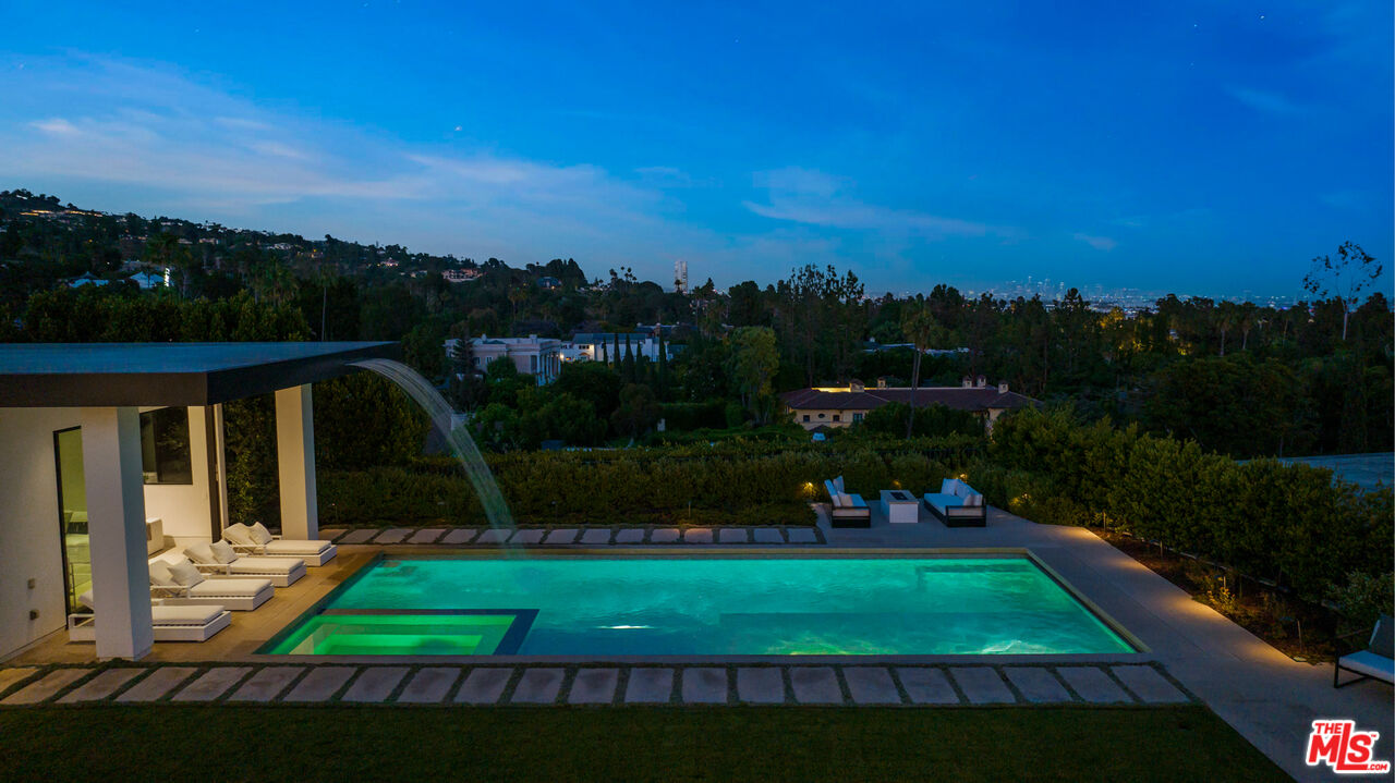 1130 Carolyn Way