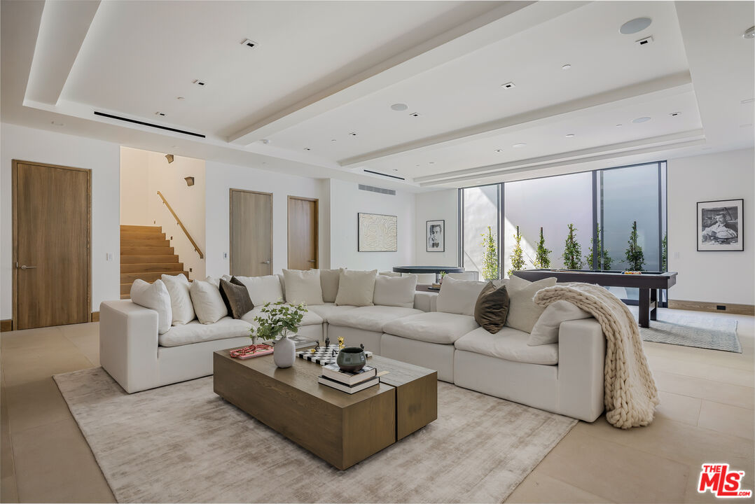 1130 Carolyn Way