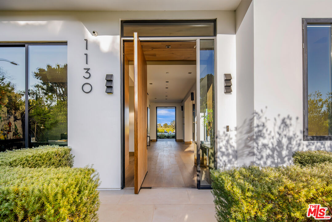 1130 Carolyn Way