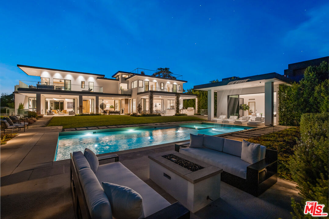 1130 Carolyn Way