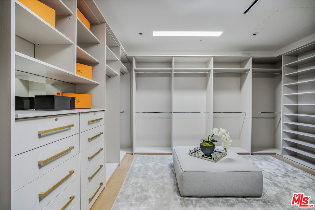 1130 Carolyn Way