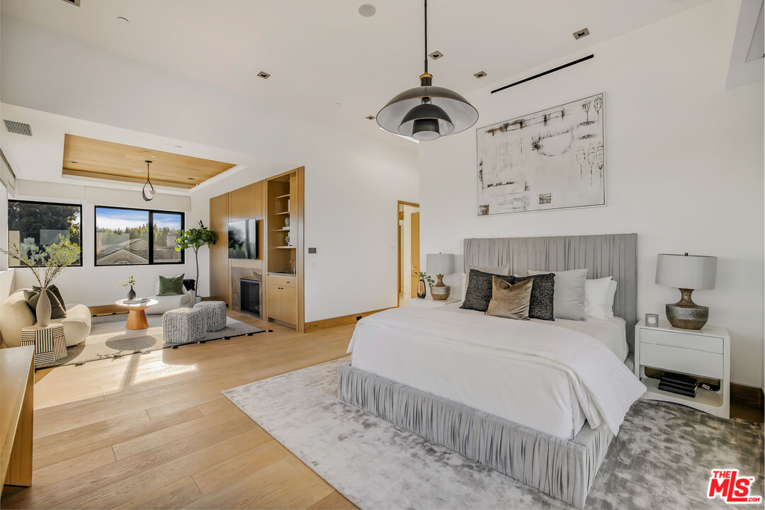 1130 Carolyn Way